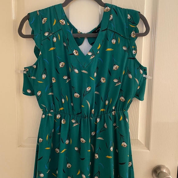 Dress - Picture 2 of 4